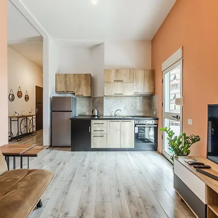 Sky Apartament. Bllok District Tiran