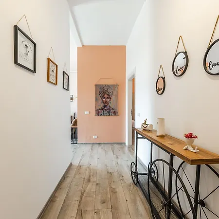 Sky Apartament. Bllok District Daire