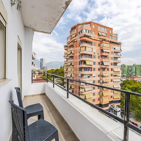 Sky Apartament. Bllok District Apartman Tirana