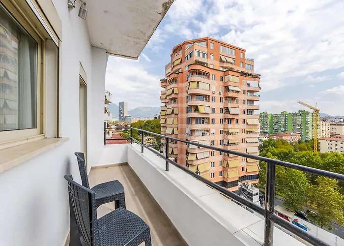 Sky Apartament. Bllok District Daire Tiran